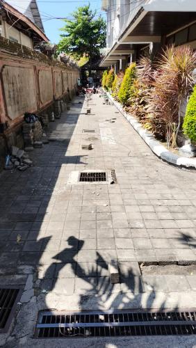 55. Pekerjaan Paving Pada GKN Denpasar II